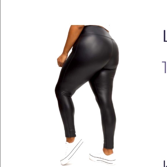 Adore Me Pants - Leatherette leggings walk pop